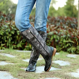 Botas de moto altas vintage con flores, cordones y una práctica cremallera lateral lateral