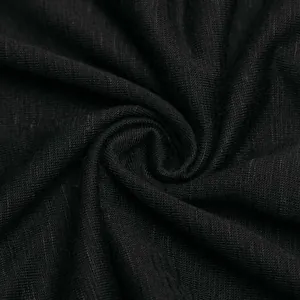 Vista macro detallada de la textura de tela de punto negra para un body elegante