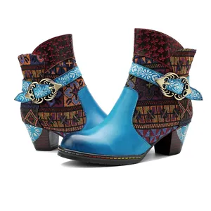 Stivaletti vintage stile country americano con motivi etnici colorati