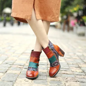 Bottines en cuir patchwork de style bohème vintage avec motifs floraux et talons épais