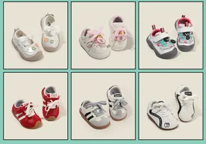 Variedad de zapatos para caminar para niños pequeños en diferentes estilos y colores