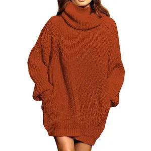 Robe pull oversize en maille orange rouille à col roulé et texture côtelée épaisse