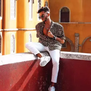 Stijlvol casual herenshirt met luipaardprint, korte mouwen en reverskraag voor de zomer