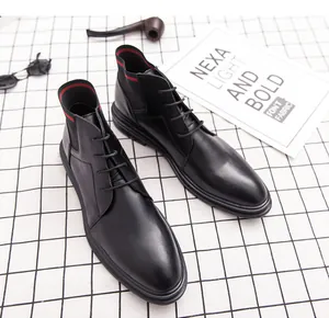 Chaussures montantes pour hommes en cuir noir avec détail rayé vert et rouge à la cheville