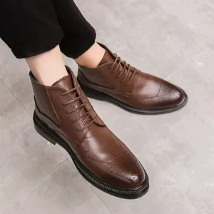 Bottines richelieu en cuir marron de qualité pour hommes, idéales pour le bureau et les fêtes.