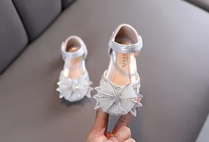 Chaussures de princesse argentées pour filles avec grand nœud en strass et bride velcro