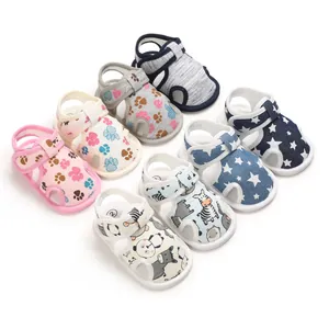 Colección de sandalias para bebés con suela blanda y diversos estampados de animales