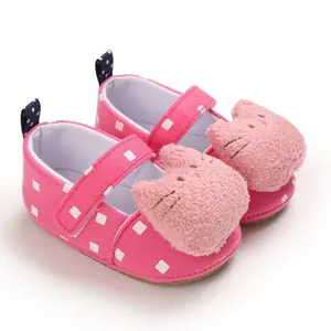 Pink polka dot baby walking shoes with plush 3D cartoon cat decoration