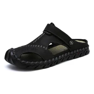 Lässige schwarze Herren-Sommersandalen mit Schnallenverschluss und Ziernähten