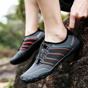 Grau-orange schnell trocknende Watschuhe für Outdoor-Schwimmen und Wandern auf Felsen