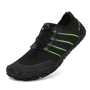 Schnelltrocknende Wasserschuhe für Schwimmen und Outdoor-Aktivitäten in Schwarz und Neongrün.
