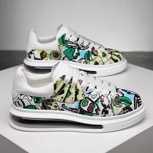 Men's stylish graffiti print casual sneakers with chunky platform sole in hip-hop style
