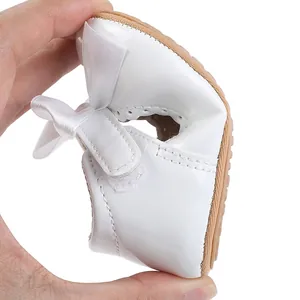 Flexible weiße Baby-Prinzessin-Schuhe mit Schleife und weicher Sohle für Kleinkinder