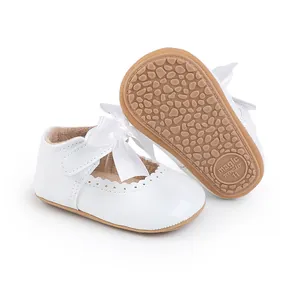 Weiße Baby-Mädchen Lauflernschuhe mit großer Schleife und strukturierter rutschfester Gummisohle
