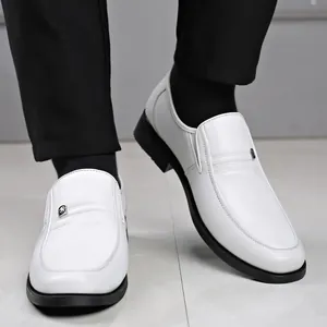 Mocassini da uomo in pelle bianca casual business con suola morbida