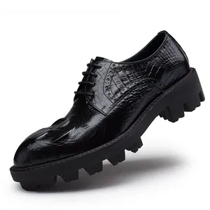 High-fashion crocodile embossed men's platform dress shoes with thick lugged foam sole