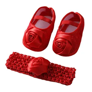 Schattige rode baby prinsessenschoenen en bijpassende rozen hoofdband set voor baby's
