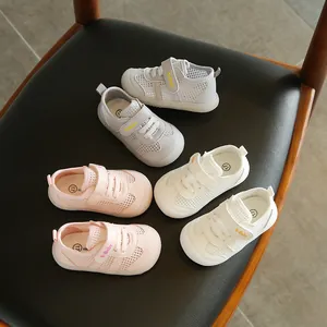 Scarpine Primi Passi in Mesh Traspirante per Neonato Suola Morbida Antiscivolo Sneakers per Bambini e Bambine con Velcro