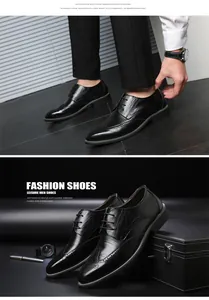Dettagli di eleganti scarpe brogue in pelle nera con cuciture decorative.