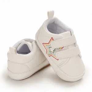 Chaussures de marche blanches pour bébé avec broderie étoile et double scratch