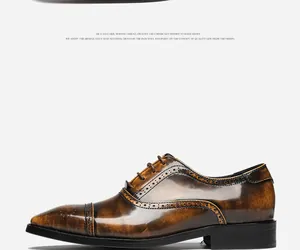 Detailansicht brauner Leder-Brogue-Oxford-Schuhe mit dekorativer Lochverzierung