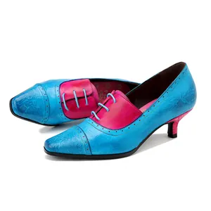 Elegante Vintage-Pumps aus geprägtem Leder in Blau und Rosa mit Pfennigabsatz für Damen