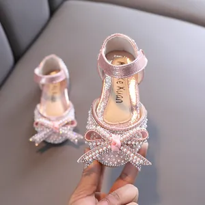 Scintillanti scarpe da principessa rosa per bambine con strass e fiocchi di perle