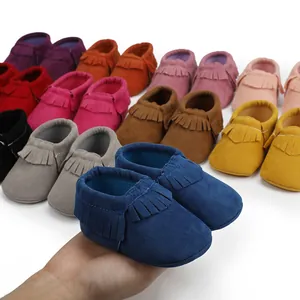 Weiche Baby-Mokassins mit Fransen in verschiedenen Farben für Neugeborene und Babys