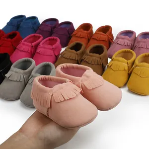 Handgefertigte weiche Tassels-Babyschuhe für Mädchen in vielen Farben für Neugeborene