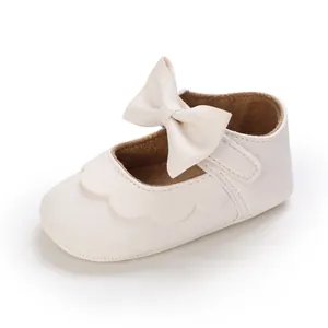 Cremefarbene Baby-Prinzessinnen-Lauflernschuhe mit weicher Sohle und großer Schleife