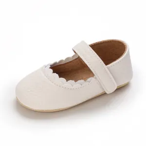 Weiße Baby-Lernlaufschuhe für Mädchen mit Wellenrand und Klettverschluss-Detail