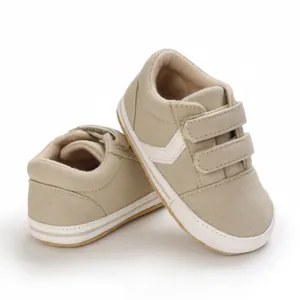 Zapatos de lona beige para bebé con suela blanda y doble cierre de velcro ajustable