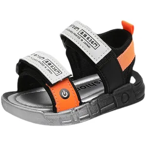 Kindersandalen für Jungen in Orange und Schwarz mit weicher rutschfester Sohle