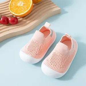 Leichte atmungsaktive rosa Strickschuhe für Kleinkinder mit weicher flexibler Sohle