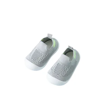 Atmungsaktive hellgraue Mesh-Babylauflernschuhe mit rutschfester, weicher weißer Gummisohle