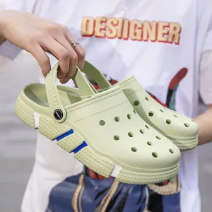 Stylish light green men's casual clogs and sandals for outdoor beach summer wear