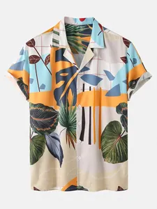 Camisa informal de manga corta para hombre con un vibrante estampado de hojas tropicales