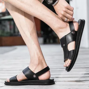 Sandales professionnelles en cuir PU noir pour hommes avec semelle antidérapante plage