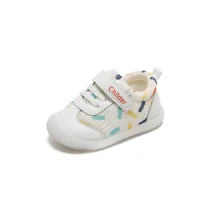 Scarpe da passeggio traspiranti per neonati con motivi colorati e suola morbida