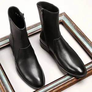 Klassische schwarze Leder Chelsea-Boots für Herren mit eleganter spitzer Zehenpartie