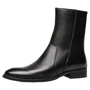Klassische schwarze Chelsea-Boots für Herren aus Leder mit einer eleganten spitzen Zehenpartie