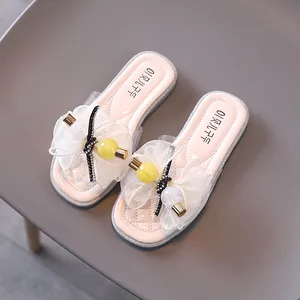 Sandales d'été roses pour filles avec de jolis nœuds en fleurs et des semelles souples