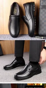 Detailansicht der schwarzen Herren-Business-Loafer aus echtem Leder zum Reinschlüpfen