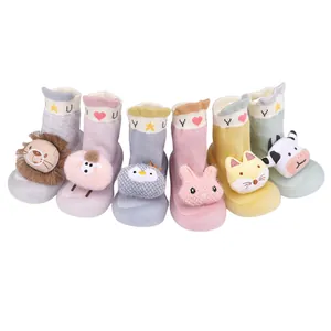 Bunte Baby-Socken-Schuhe mit süßen 3D-Plüschtieren und weichen, rutschfesten Sohlen