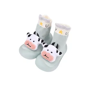 Atmungsaktive Babysöckchen-Schuhe mit niedlichem 3D-Kuhmotiv und weicher rutschfester Sohle