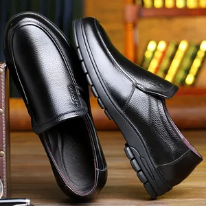 Professionelle schwarze Herren-Business-Lederschuhe zum Hineinschlüpfen aus Rindsleder