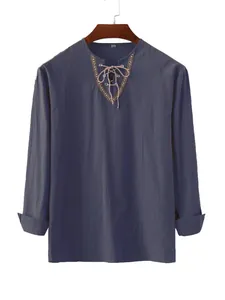 Chemise homme ample en coton et lin à manches longues et col lacé en bleu foncé