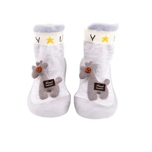 Cute grey cartoon giraffe baby walking socks shoes with soft non-slip rubber sole for infants