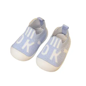 Komfortable und atmungsaktive hellblaue Strick-Lauflernschuhe für Babys mit weicher Sohle
