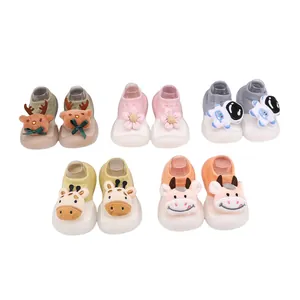 Verschiedene Stile rutschfester Babysocken-Schuhe mit süßen 3D-Cartoon-Tierfiguren